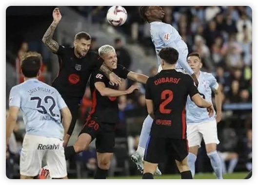 3分钟连丢2球!十人巴萨2-2塞尔塔 卡萨多染红孔德送礼马丁逃红