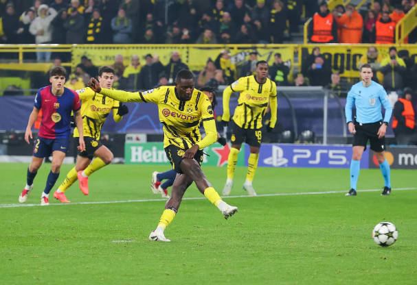 吉拉西2球费兰双响+绝杀 巴萨3-2多特取5连胜升至第2