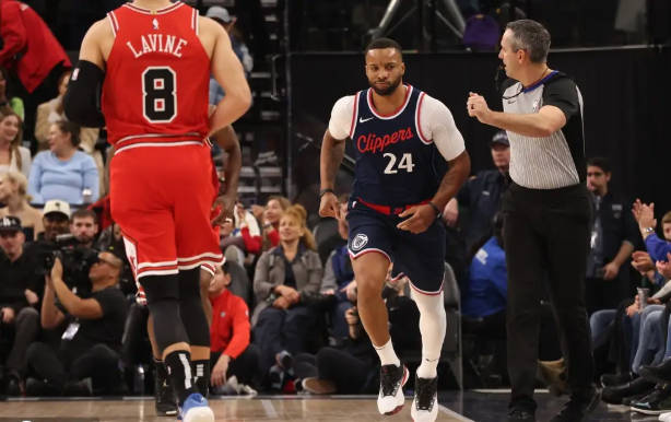 拉文35分哈登17+10 吉迪准三双公牛轻取快船