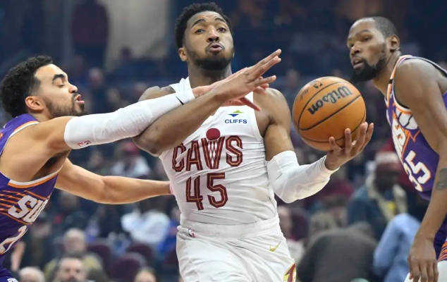 米切尔33分杜兰特23+7 骑士多点开花大胜太阳 