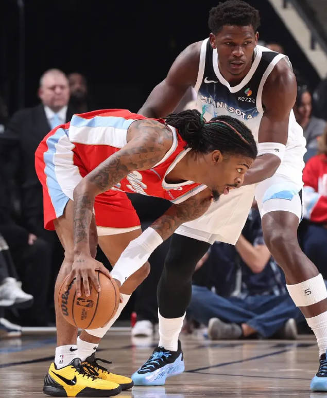 JJJ24+10爱德华兹空砍32分 莫兰特19+7灰熊胜森林狼 