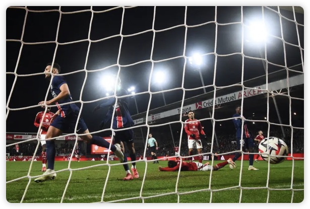 登贝莱连场帽子戏法拉莫斯双响 巴黎5-2布雷斯特 