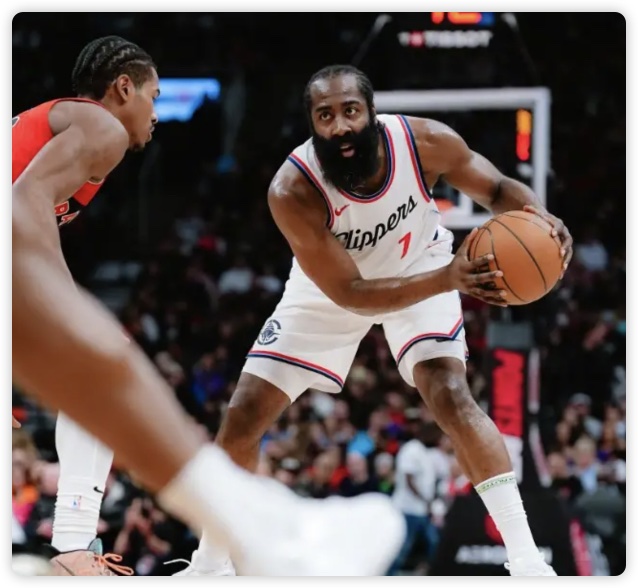 莫布利22+11梅里尔9记三分 骑士43分大胜残阵独行侠 