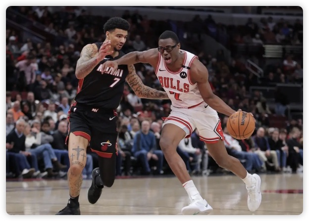 吉迪24+7希罗23分 布泽利斯10中10公牛击败热火 