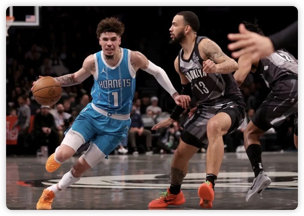 克拉克斯顿16分迪亚巴特21+10 三球伤退篮网胜黄蜂 