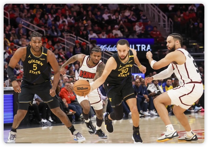 库里27分巴特勒19+8 勇士5首发全上双击败火箭