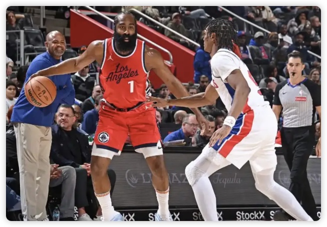 坎宁安32+9哈登两双 伦纳德缺阵活塞胜快船豪取7连胜 