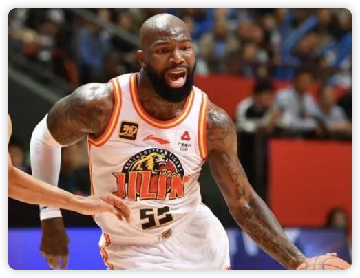 琼斯34+14贾昊16分 吉林主场赢球送四川7连败 