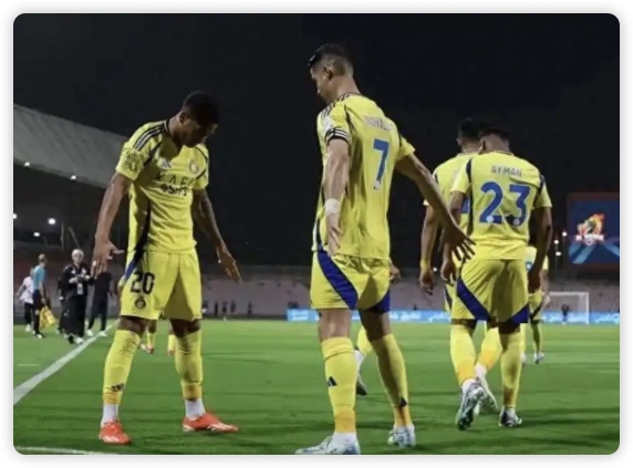 C罗破门+生涯926球！十人胜利2-2青年人距榜首10分 胜利6场仅1胜