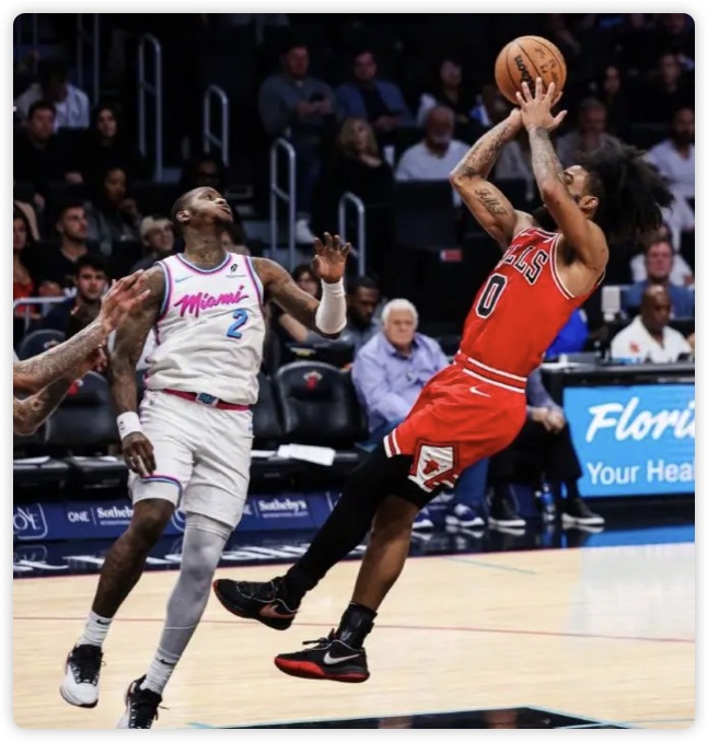 吉迪三双维金斯22分 公牛17分逆转送热火三连败 