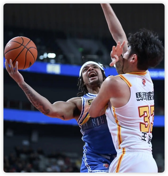 齐麟22分 阿不都11+15+6 贺希宁20分 新疆终结深圳4连胜