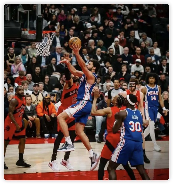 罗登25+12 罗宾逊25+12+6 格莱姆斯29分 猛龙三人20+力克76人