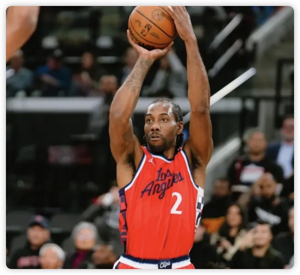 小卡33+7 哈登22+9 祖巴茨28+20 快船4人20+送骑士2连败