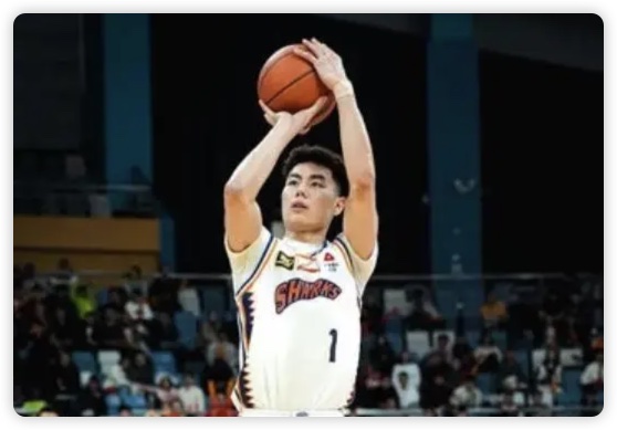 洛夫顿32+17王哲林18+9 上海险胜送宁波4连败