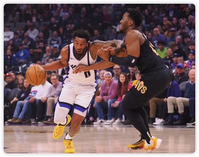 德罗赞27分 米切尔26+5 莫布里31+10 国王送骑士3连败