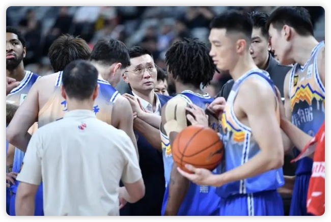 赵睿因伤缺阵哈雷尔17+7 新疆主场轻取四川