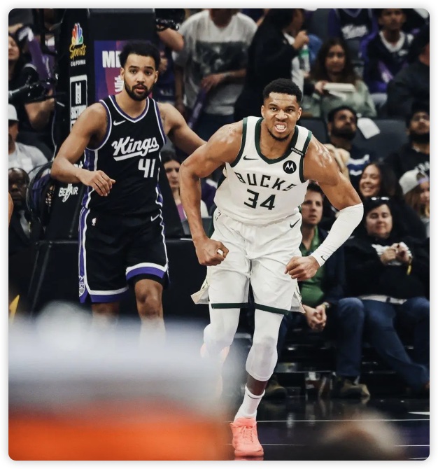 字母哥32+17+3德罗赞空砍22分 雄鹿胜国王