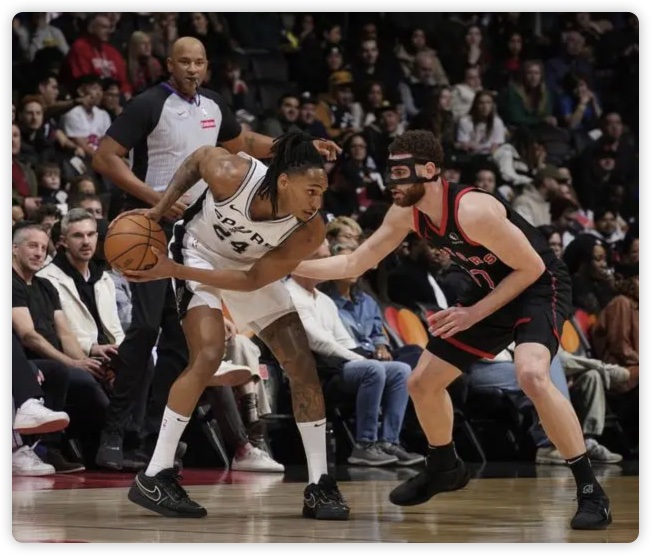 瓦塞尔25+6巴恩斯22分 马刺大胜猛龙收获3连胜