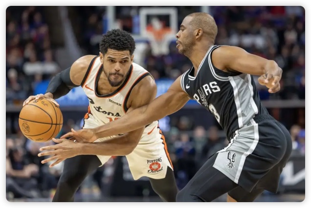 班凯罗32+7三球25分 瓦格纳26分魔术险胜黄蜂