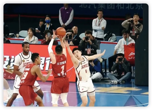 约克34+8 周琦伤退10+6+8 曾凡博13中3 浙江逆转北京取4连胜