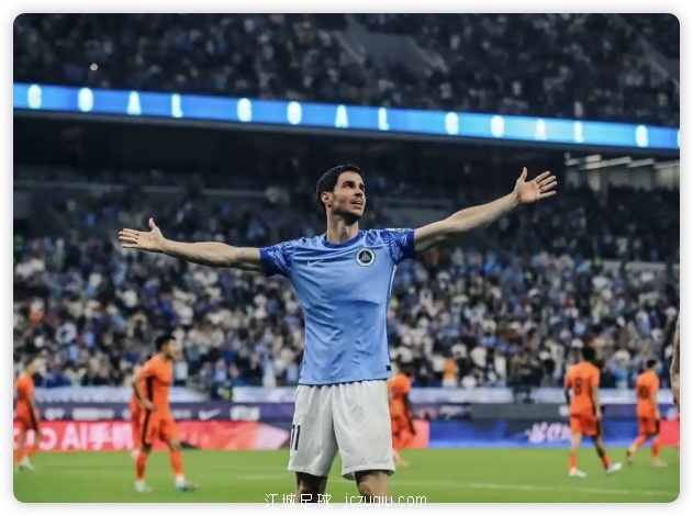 玉昆4-3新鹏城 奥斯卡首秀双响拜合拉木拳击染红