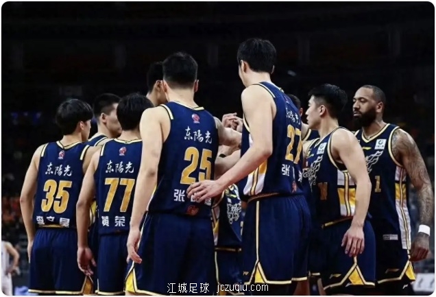 吉伦沃特两双领衔8人上双 广东轻取四川4连胜收官jczuqiu.com