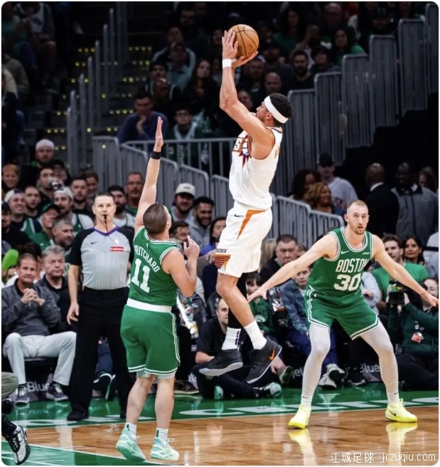 布朗31分塔图姆23+8+8 布克37分太阳不敌绿军吞5连败