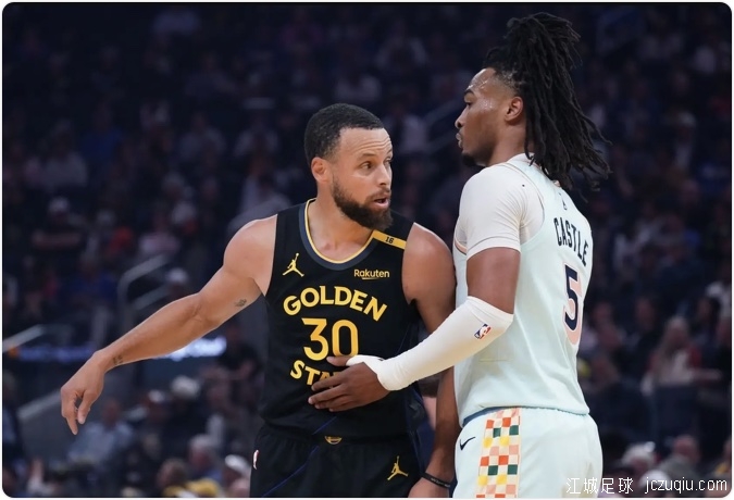 大爆冷门！库里30+8创NBA历史第1神迹，巴恩斯献3分绝杀，马刺逆转勇士 