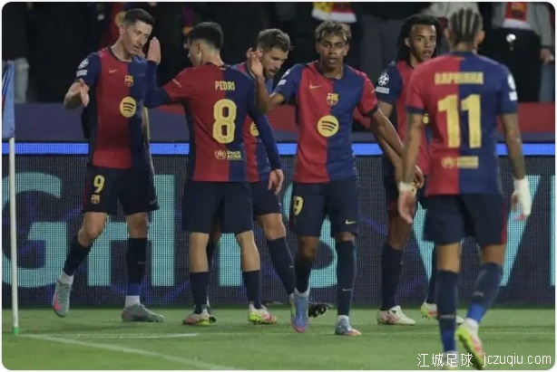 莱万2球弑旧主亚马尔拉菲尼亚破门 巴萨4-0多特 