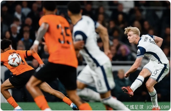 埃基蒂克破门波罗扳平 热刺两中框1-1法兰克福 