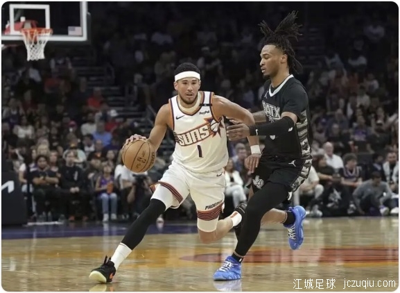 布克18分卡斯尔16+10 邓恩26+11太阳轻取马刺 