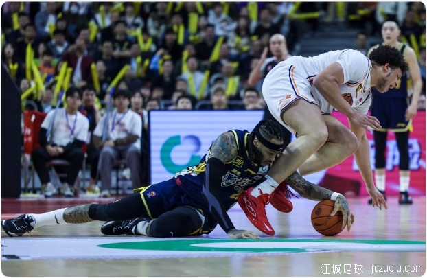 徐杰25+11任骏飞被驱逐 广东大胜上海2-1晋级八强