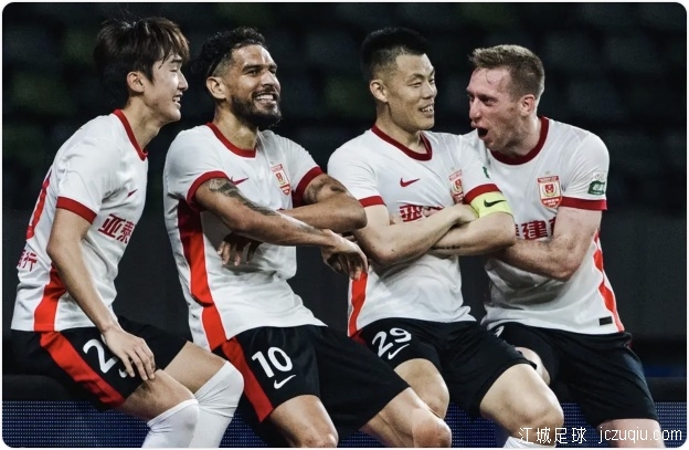 谭龙中场吊射破门 亚泰3-1胜10人梅州迎赛季首胜 