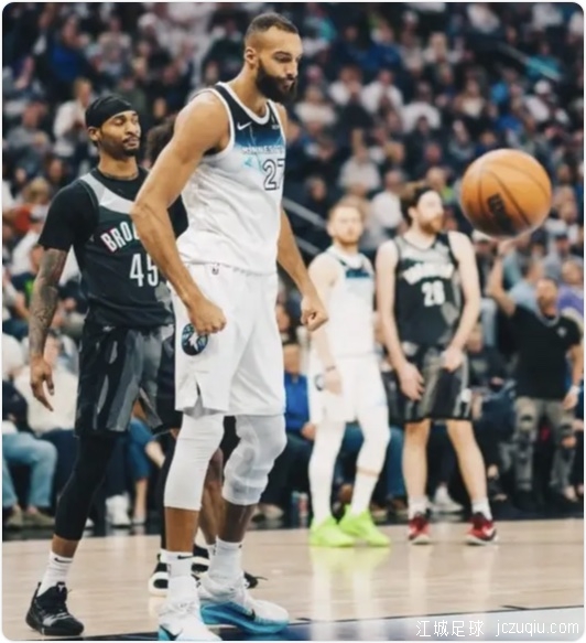 戈贝尔35+11兰德尔21分 森林狼主场大胜篮网