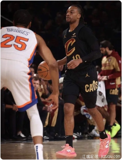 加兰26+13布伦森27分 唐斯缺阵尼克斯负骑士遭遇三连败 