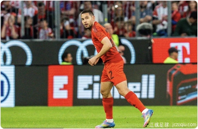 格纳布里破门金玟哉漏人致丢球 拜仁2-2多特仍6分领跑 