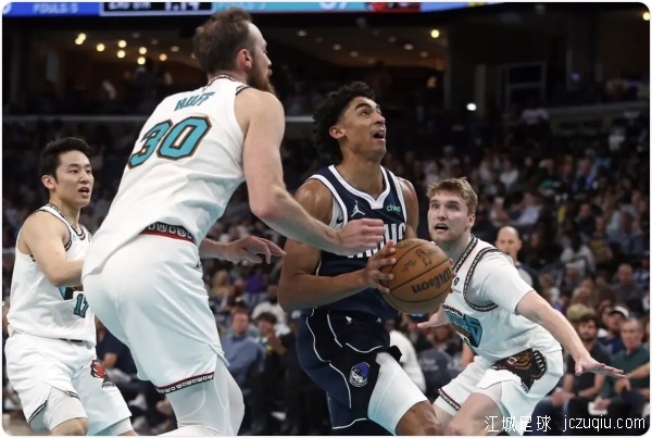 加福德20+7史蒂文斯31分 莫兰特浓眉缺阵灰熊胜独行侠 