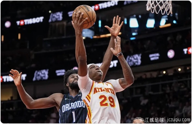 残阵对残阵!特伦斯-曼恩19分 老鹰7人上双终结魔术5连胜