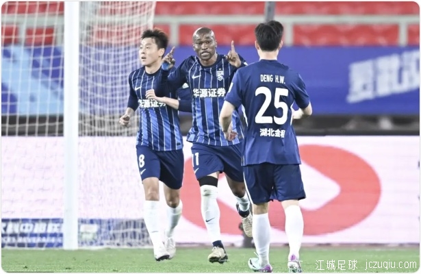 国安4-4遭三镇绝平 塞鸟首球韩佳奇伤退 