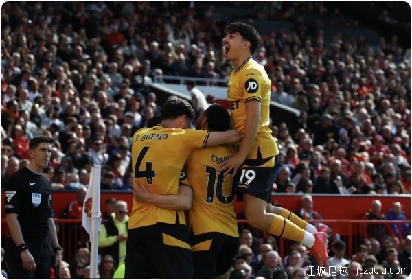 萨拉维亚制胜曼联0-1遭狼队赛季双杀 携手保级成功 