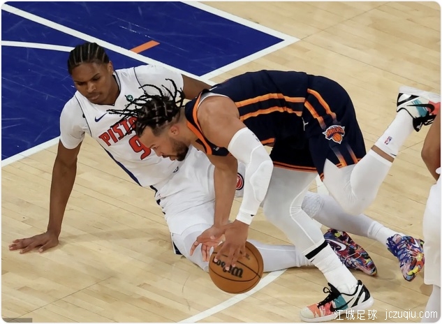 坎宁安33+12布伦森37分 活塞胜尼克斯系列赛1-1