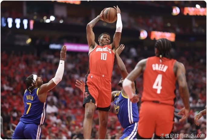 格林38分巴特勒伤退 库里20+9火箭胜勇士总分1-1 