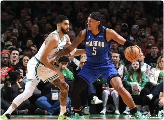 瓦格纳32+8班凯罗29+6 魔术险胜绿军总分追至1-2
