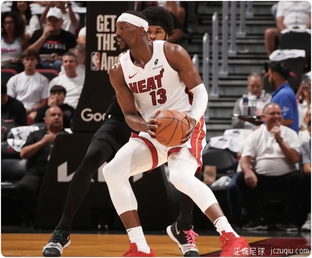 米切尔22分阿伦两双 骑士狂胜热火55分横扫晋级 