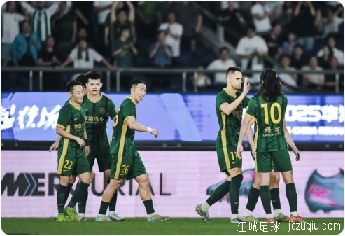 中超-王钰栋梅开二度陶强龙传射 浙江4-2亚泰