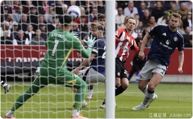 近6轮4负！曼联3-4布伦特福德 加纳乔传射芒特破球荒德里赫特伤退