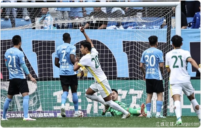 王子铭法比奥破门张玉宁失点 国安2-0大连10场不败