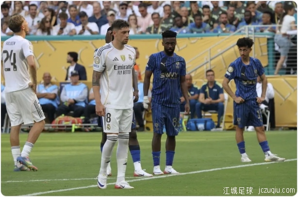 龙哥无缘开门红！皇马1-1新月 巴尔韦德补时失点21岁贡萨洛破门