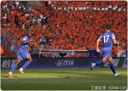 中超-高天意传射于汉超救主 申花3球落后4-4玉昆 