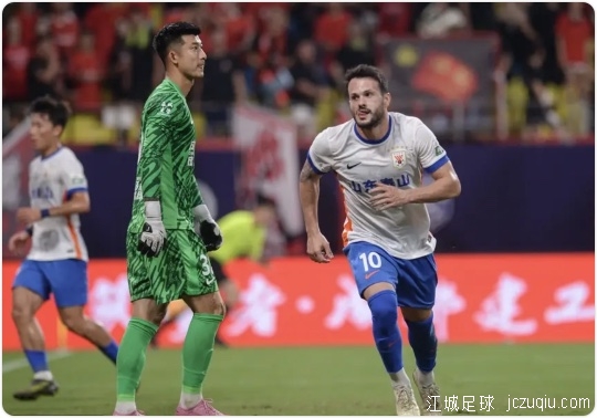 费利佩双响王大雷染红 成都2-1泰山赛季三杀对手 